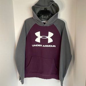UnderArmour loose, cold gear hooded sweatshirt size YLG